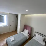 Casa Augusta 4 호스텔 브라가