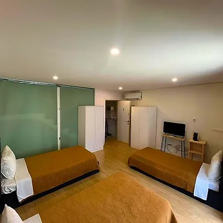 بيت شباب Casa Augusta 4 *